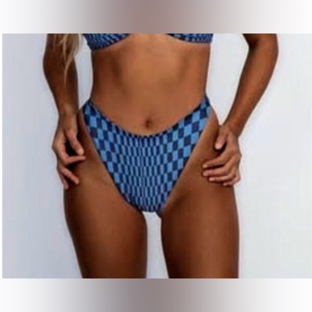 Skatie ‘Kelly’ Swim Bottom in St Martin | The Salty Blonde collab - Picture 3 of 5